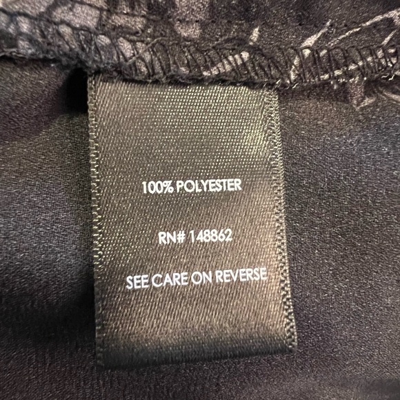 Torrid Women’s Blouse Black Floral Size 0 - Picture 10 of 11